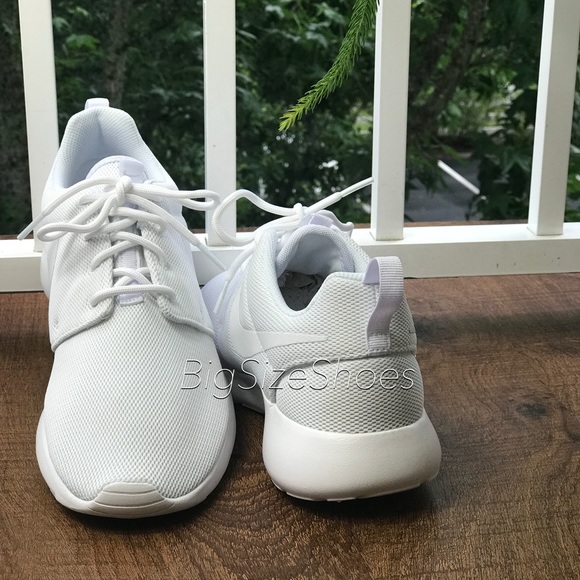 NWT Nike Roshe One White WMNS - Picture 4 of 5